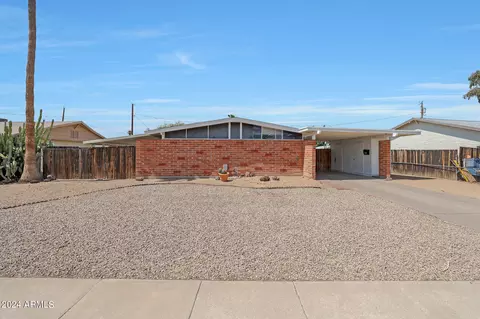3002 W Saint Moritz Ln, Phoenix, AZ 85053