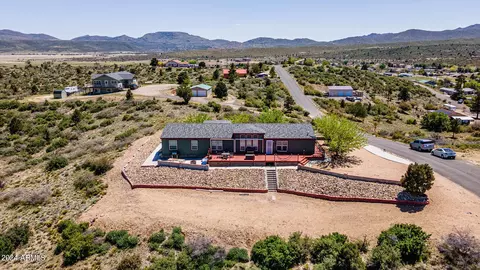 18047 S Peeples Valley Rd, Peeples Valley, AZ 86332