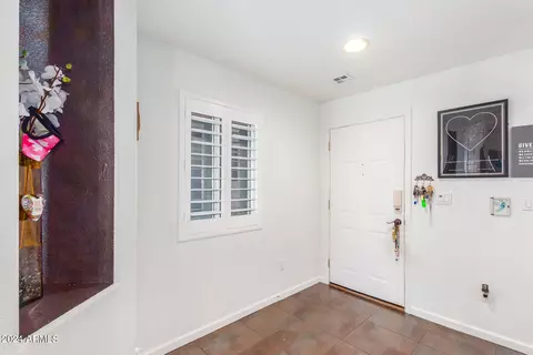 7401 W Arrowhead Clubhouse Dr #2027, Glendale, AZ 85308