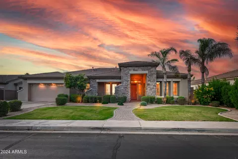 652 Elgin St, Gilbert, AZ 85295