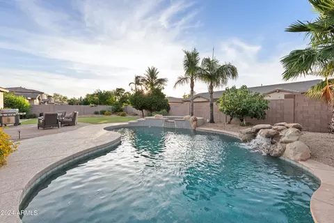 652 Elgin St, Gilbert, AZ 85295 photo 2