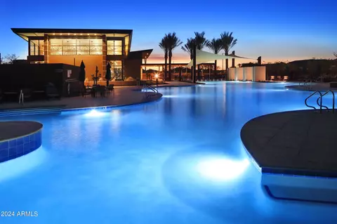 Exterior - 2933 E Sands Dr, Phoenix, AZ 85050 photo 12 of 16