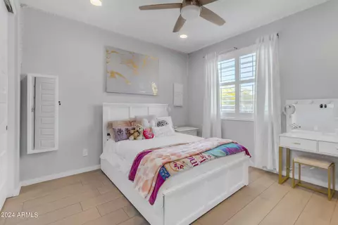 Bedroom - 2933 E Sands Dr, Phoenix, AZ 85050 photo 4 of 5
