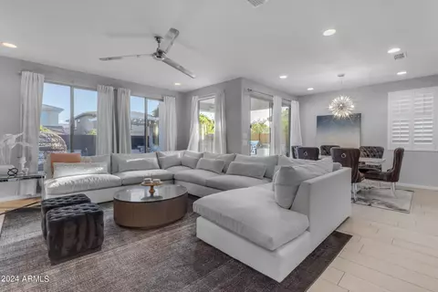 Living - 2933 E Sands Dr, Phoenix, AZ 85050 photo 1 of 1