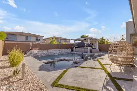 Exterior - 2933 E Sands Dr, Phoenix, AZ 85050 photo 7 of 16