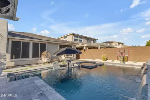 Exterior - 2933 E Sands Dr, Phoenix, AZ 85050 photo 6 of 16
