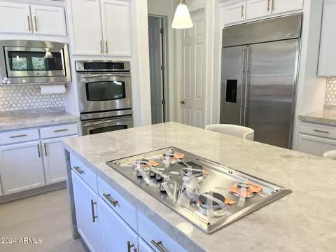 Kitchen - 3852 Expedition Way, Phoenix, AZ 85050 photo 8 of 9
