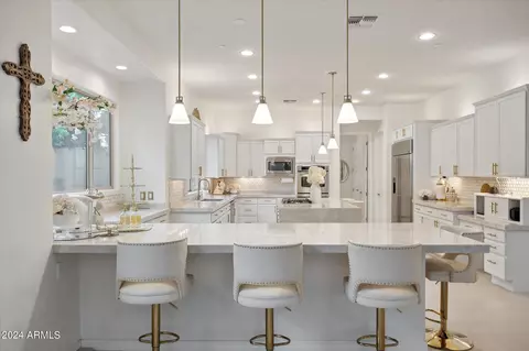 Kitchen - 3852 Expedition Way, Phoenix, AZ 85050 photo 6 of 9