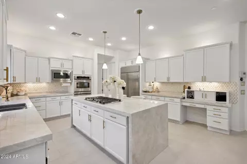 Kitchen - 3852 Expedition Way, Phoenix, AZ 85050 photo 5 of 9