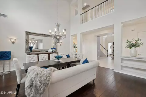 Dining - 3852 Expedition Way, Phoenix, AZ 85050 photo 4 of 7