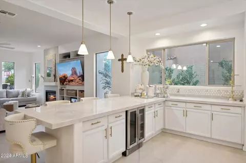 Kitchen - 3852 Expedition Way, Phoenix, AZ 85050 photo 2 of 9