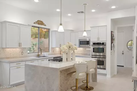 Kitchen - 3852 Expedition Way, Phoenix, AZ 85050 photo 4 of 9