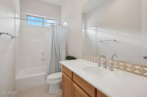 Bath - 3852 Expedition Way, Phoenix, AZ 85050 photo 5 of 7