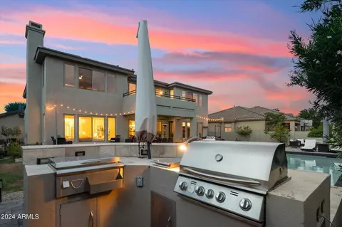 Exterior - 3852 Expedition Way, Phoenix, AZ 85050 photo 8 of 15