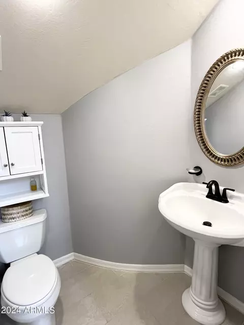 Bath - 3852 Expedition Way, Phoenix, AZ 85050 photo 1 of 7
