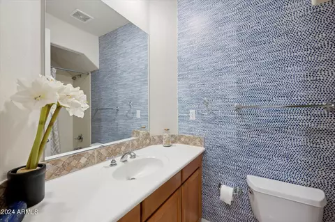 Bath - 3852 Expedition Way, Phoenix, AZ 85050 photo 7 of 7