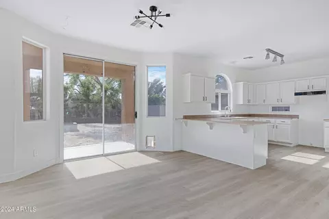 6828 S 38th Dr, Phoenix, AZ 85041 photo 5
