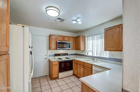 4314 E Chuckwalla Cyn, Phoenix, AZ 85044 photo 12