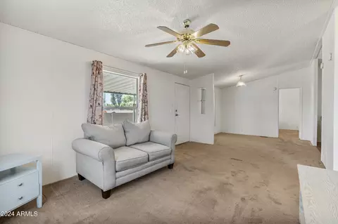 2121 N Center St #182, Mesa, AZ 85201