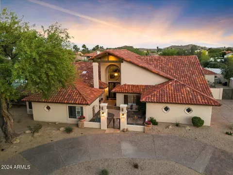 12239 S Running Bear Ct, Phoenix, AZ 85044