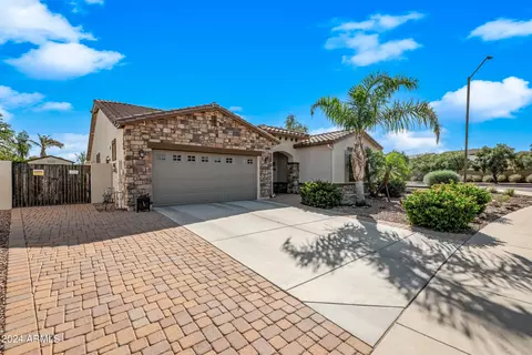 18097 W Ivy Ln, Surprise, AZ 85388