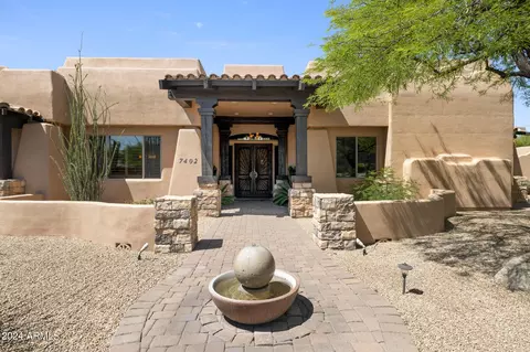 7402 E Sugarloaf St, Mesa, AZ 85207 photo 2