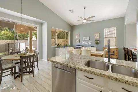 2640 E Sherri Dr, Gilbert, AZ 85296 photo 7