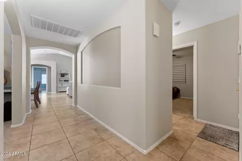 2331 W Apollo Rd, Phoenix, AZ 85041 photo 4