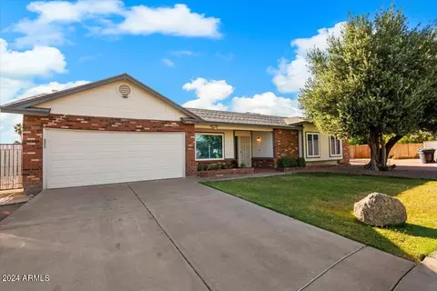 708 N Norwalk Cir, Mesa, AZ 85205