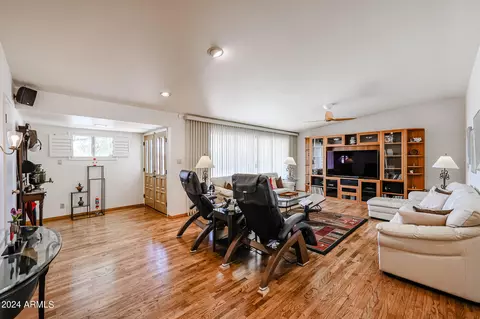 8644 N 15th Dr, Phoenix, AZ 85021 photo 10