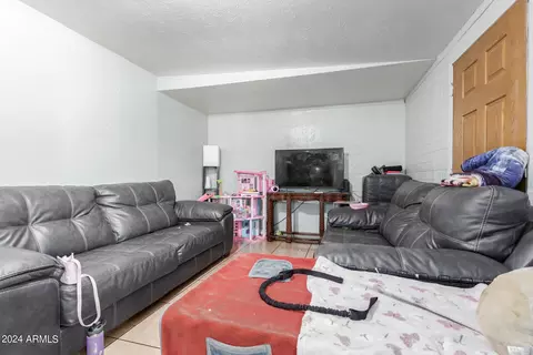 3835 N 63rd Dr, Phoenix, AZ 85033 photo 7