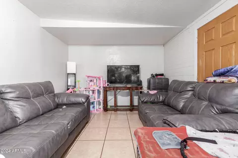 3835 N 63rd Dr, Phoenix, AZ 85033 photo 6