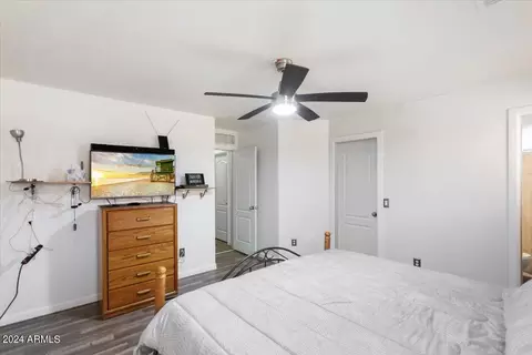 213 E Gwen St, Phoenix, AZ 85042 photo 9