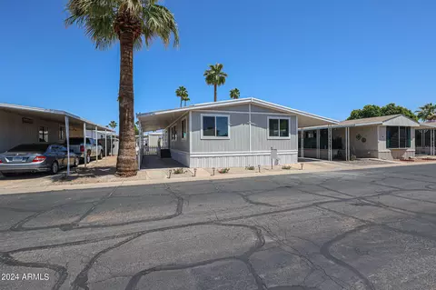 8401 N 67th Ave #83, Glendale, AZ 85302