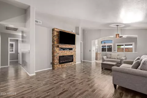 9023 E Fox St, Mesa, AZ 85207 photo 5