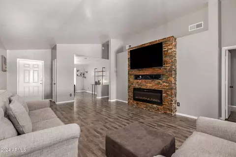 9023 E Fox St, Mesa, AZ 85207 photo 7