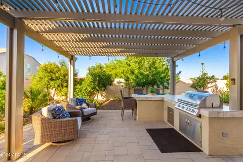 33139 N Ash Tree Ln, San Tan Valley, AZ 85142