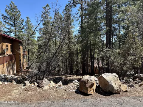 1285 E Cougar St #7, Munds Park, AZ 86017