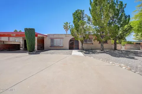 9020 E Henry Pl, Tucson, AZ 85710
