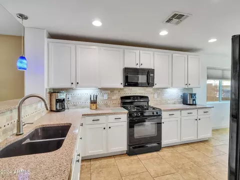 7937 S Columbus Dr, Gilbert, AZ 85298 photo 10