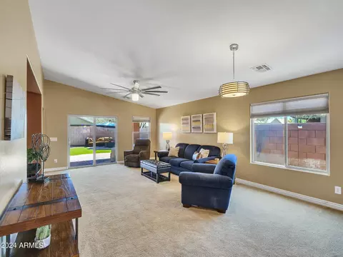 7937 S Columbus Dr, Gilbert, AZ 85298 photo 9