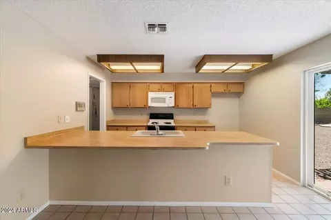 4353 E Jicarilla St, Phoenix, AZ 85044 photo 9