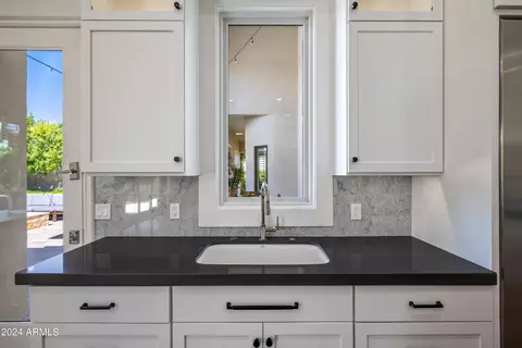 Kitchen - 3158 E Bonanza Ct, Gilbert, AZ 85297 photo 5 of 9