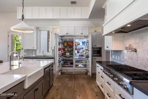 Kitchen - 3158 E Bonanza Ct, Gilbert, AZ 85297 photo 7 of 9