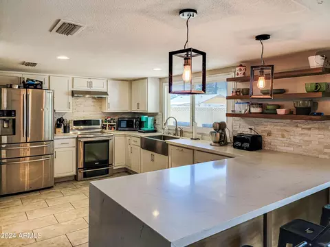10228 N 37th Ave, Phoenix, AZ 85051