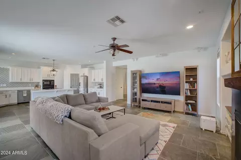 6401 N 11th Dr, Phoenix, AZ 85013 photo 14