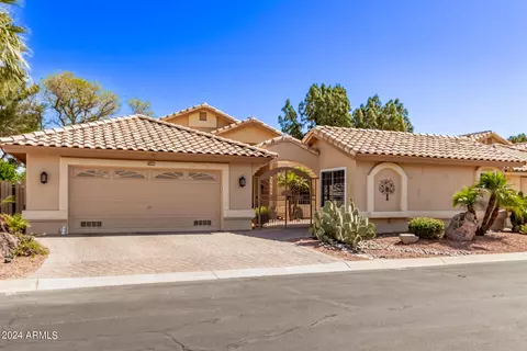 14388 W Kiowa Trl, Surprise, AZ 85374