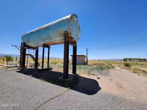 4740 W Quartzite Dr #-, Golden Valley, AZ 86413