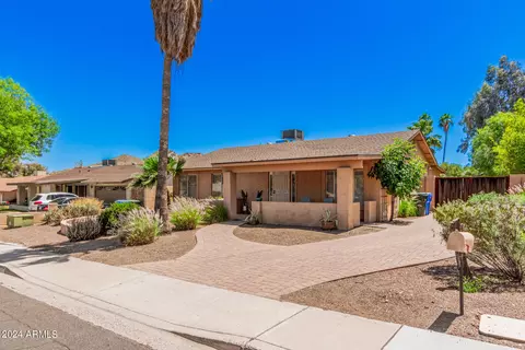 2015 E Claire Dr, Phoenix, AZ 85022 photo 2