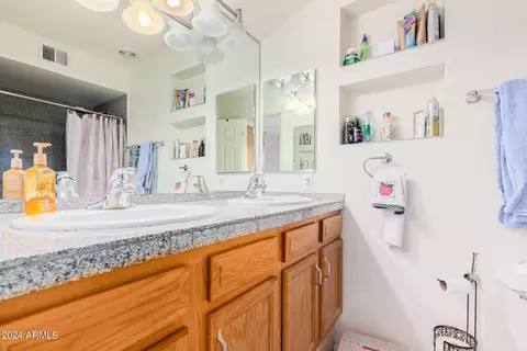 2015 E Claire Dr, Phoenix, AZ 85022 photo 17